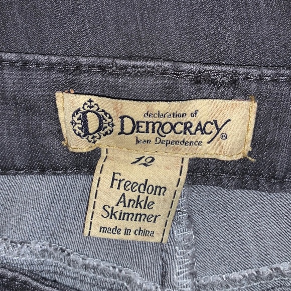 Democracy Jeans - Picture 3 of 7